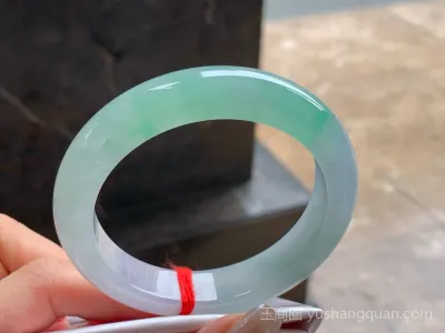 糯种翡翠带色手镯